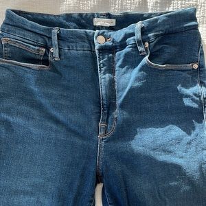 Good American Good Classic Slim Straight Jeans